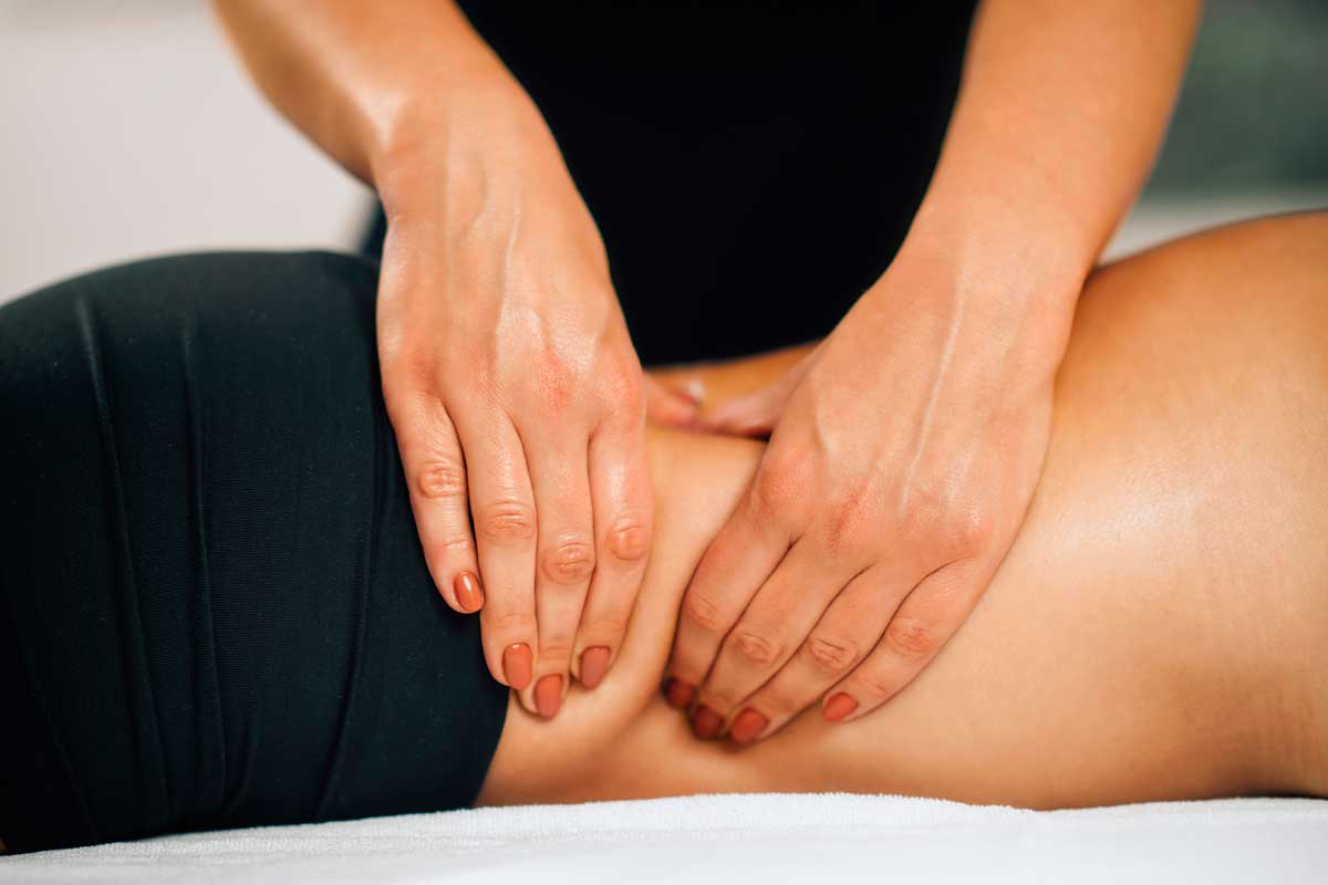 Massatge Esportiu i de Recuperació Muscular Detall d'un massatge de recuperació muscular.